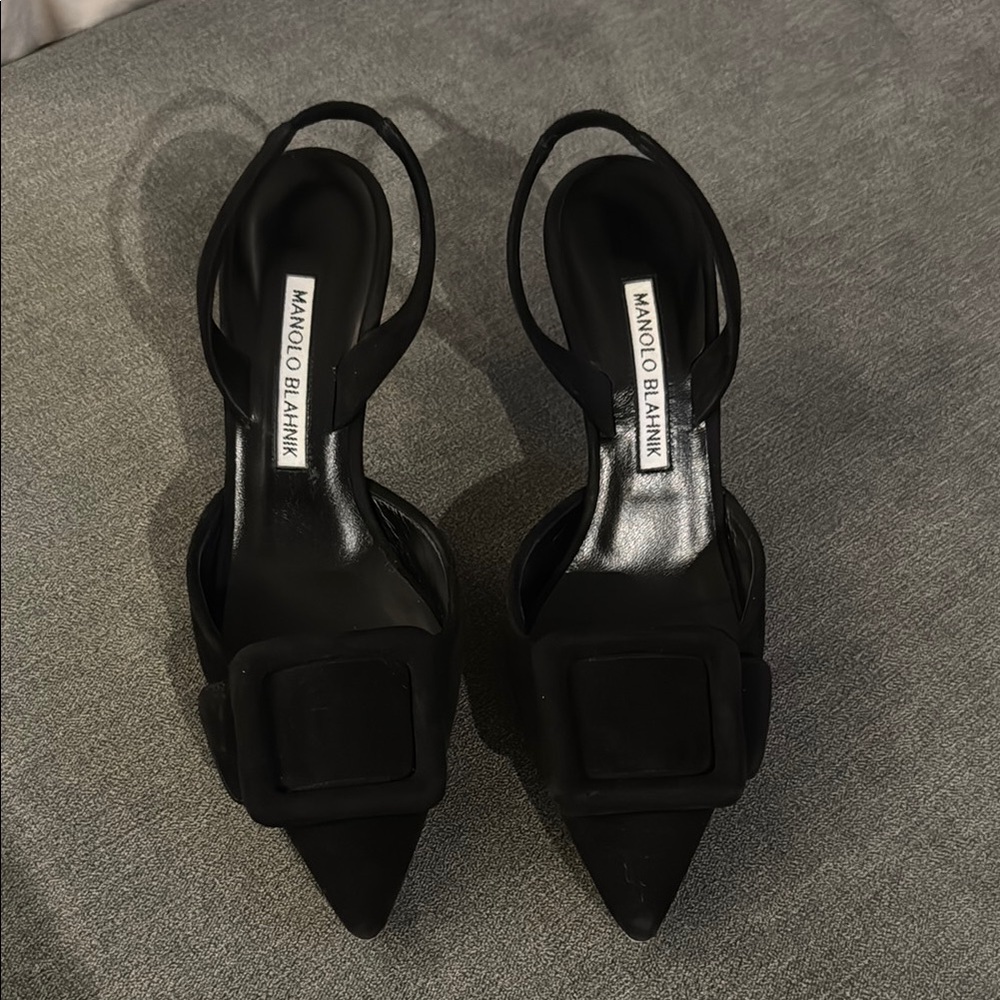 Manolo Blahnik Maysli Buckle Slingback Pointed Toe Pump